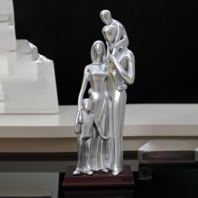 Family statue gift