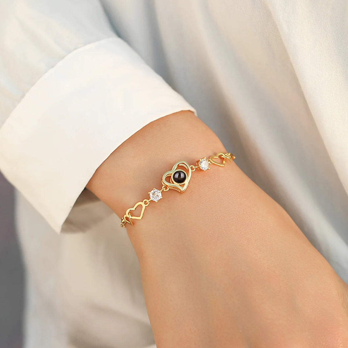 Bracelet Photo Projection