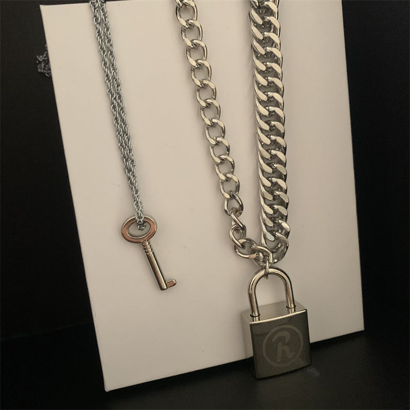 Matching Key and Lock Necklaces | My Couple Goal
