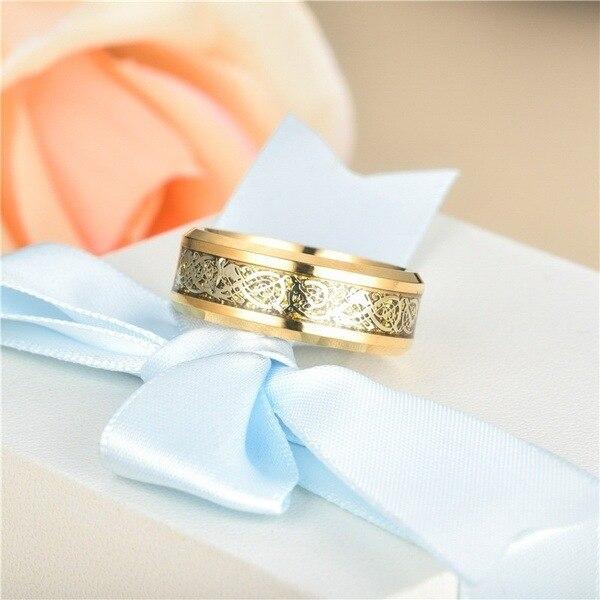 Gold ring for valentine&#39;s day
